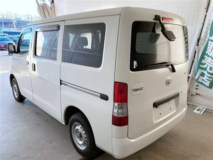 2014 Toyota Townace Van DBF-S402M (UW-69d9fa0793980)[3]