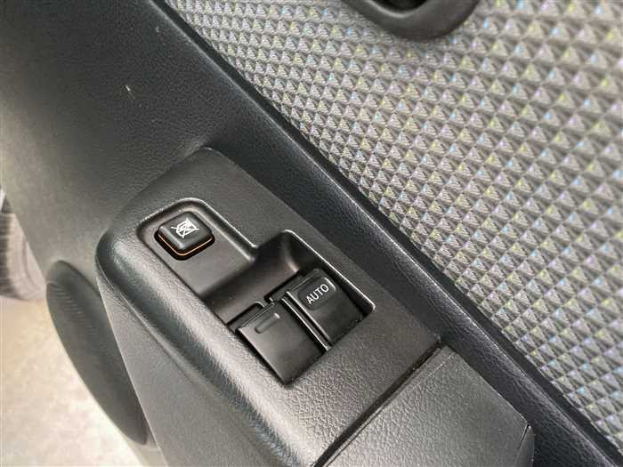 2014 Toyota Townace Van DBF-S402M (UW-69d9fa0793980)[17]