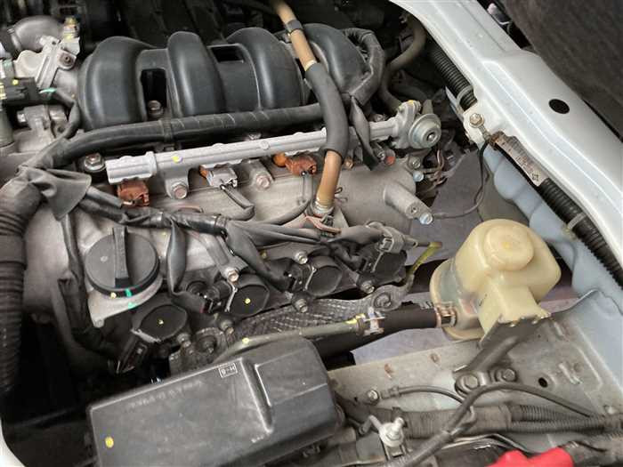 2014 Toyota Townace Van DBF-S402M (UW-69d9fa0793980)[23]