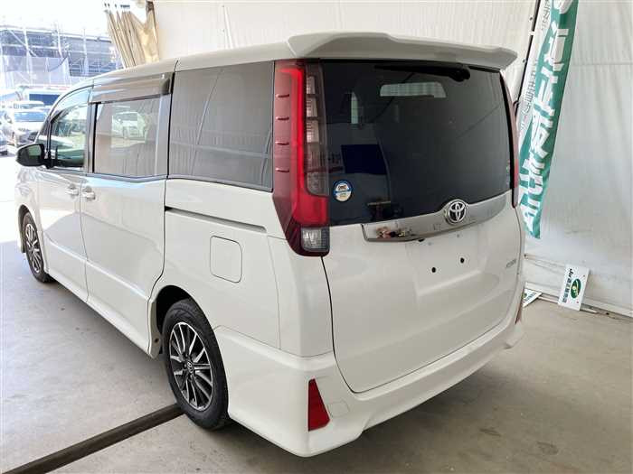 2017 Toyota Noah DBA-ZRR80W (UW-69d9fa0822b2a)[3]