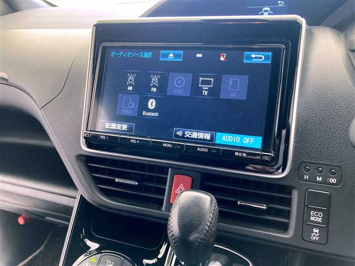 2017 Toyota Noah DBA-ZRR80W (UW-69d9fa0822b2a)[23]