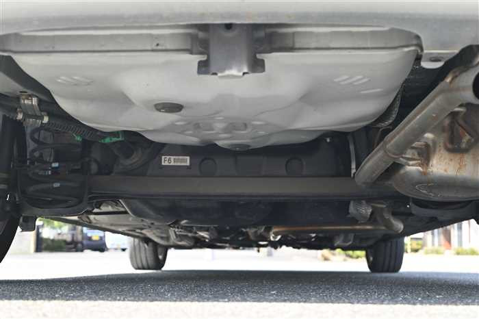 2018 Toyota Corolla Axio DBA-NRE161 (UW-69d9fa091903e)[8]