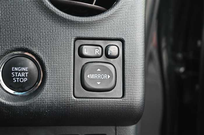 2014 Toyota Porte DBA-NCP141 (UW-69d9fa09464ed)[11]