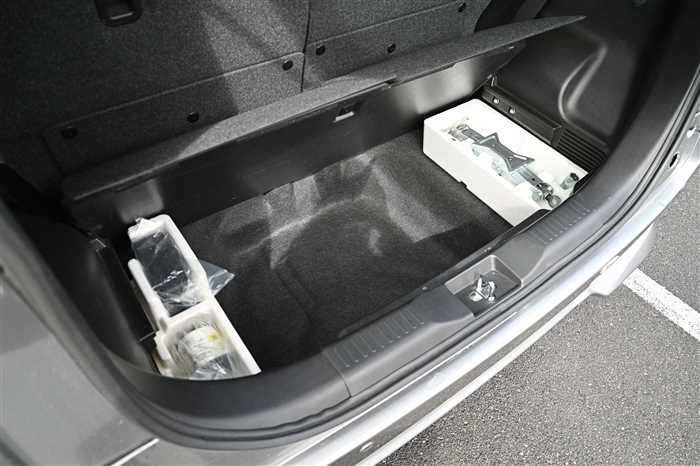 2019 Suzuki Solio DAA-MA36S (UW-69d9fa09764e4)[16]