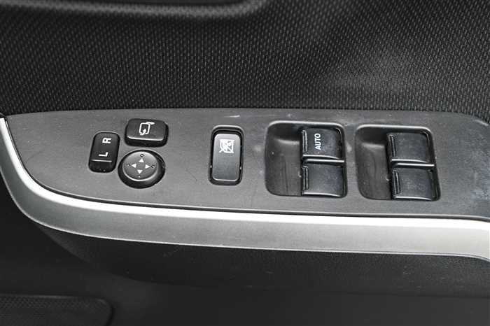 2019 Suzuki Solio DAA-MA36S (UW-69d9fa09764e4)[18]