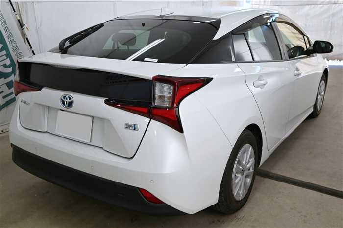 2022 Toyota Prius 6AA-ZVW51 (UW-69d9fa0ae4ff4)[1]