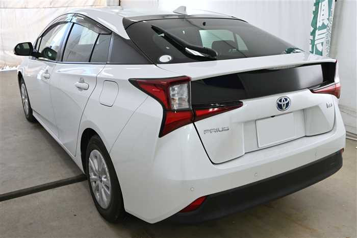 2022 Toyota Prius 6AA-ZVW51 (UW-69d9fa0ae4ff4)[3]