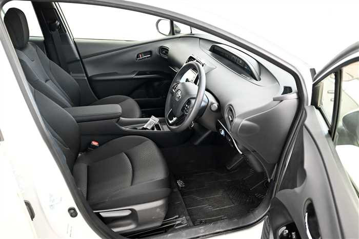 2022 Toyota Prius 6AA-ZVW51 (UW-69d9fa0ae4ff4)[6]