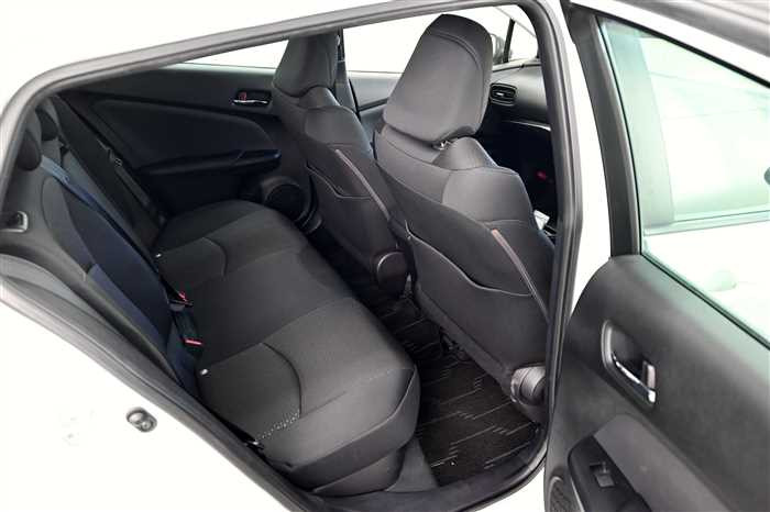 2022 Toyota Prius 6AA-ZVW51 (UW-69d9fa0ae4ff4)[7]