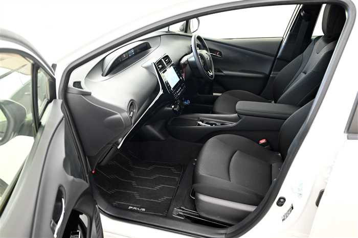 2022 Toyota Prius 6AA-ZVW51 (UW-69d9fa0ae4ff4)[12]