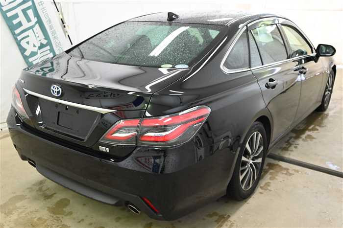 2019 Toyota Crown Hybrid 6AA-AZSH20 (UW-69d9fa0b323b7)[1]