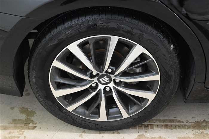 2019 Toyota Crown Hybrid 6AA-AZSH20 (UW-69d9fa0b323b7)[5]