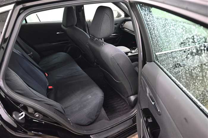 2019 Toyota Crown Hybrid 6AA-AZSH20 (UW-69d9fa0b323b7)[8]