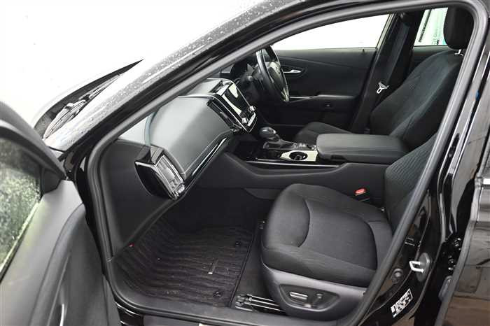 2019 Toyota Crown Hybrid 6AA-AZSH20 (UW-69d9fa0b323b7)[12]