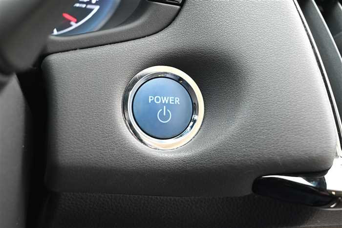 2019 Toyota Crown Hybrid 6AA-AZSH20 (UW-69d9fa0b323b7)[15]