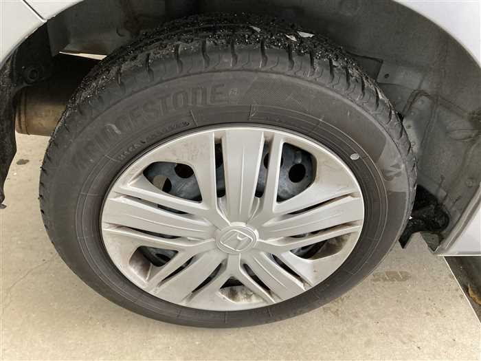 2019 Honda Fit DBA-GK4 (UW-69d9fa0b5f5ac)[8]