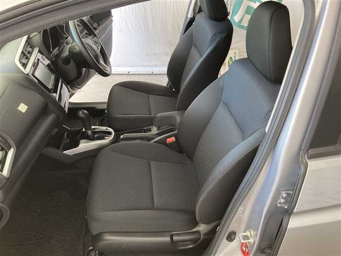 2019 Honda Fit DBA-GK4 (UW-69d9fa0b5f5ac)[14]