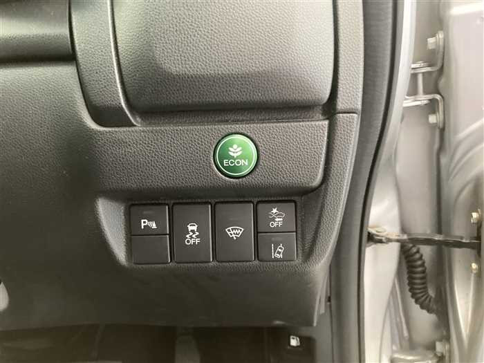 2019 Honda Fit DBA-GK4 (UW-69d9fa0b5f5ac)[17]