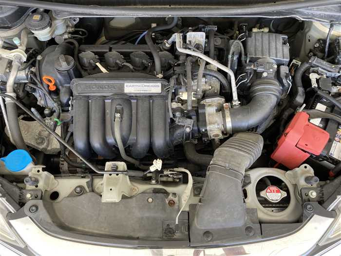 2019 Honda Fit DBA-GK4 (UW-69d9fa0b5f5ac)[24]