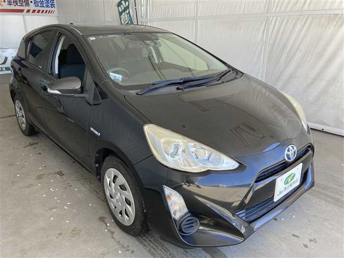 2016 Toyota Aqua DAA-NHP10 (UW-69d9fa0b9bac9)[2]