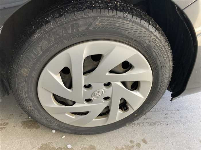 2016 Toyota Aqua DAA-NHP10 (UW-69d9fa0b9bac9)[7]