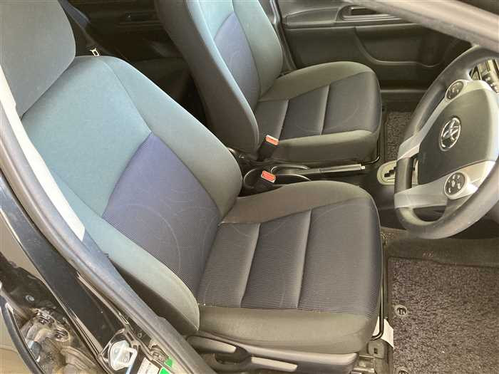 2016 Toyota Aqua DAA-NHP10 (UW-69d9fa0b9bac9)[9]