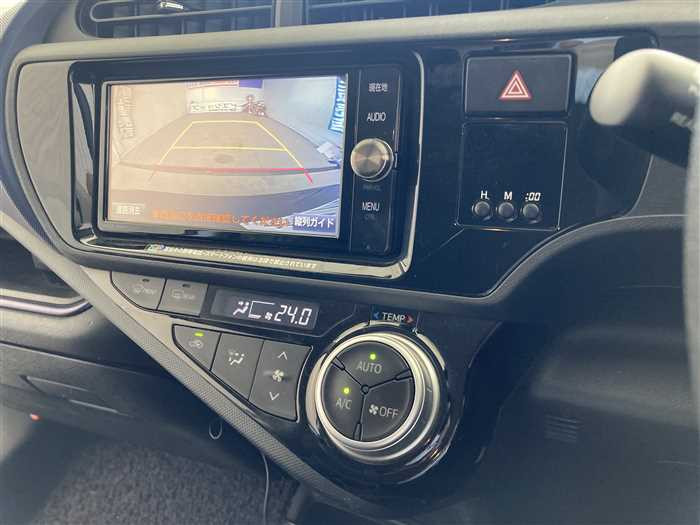 2016 Toyota Aqua DAA-NHP10 (UW-69d9fa0b9bac9)[19]