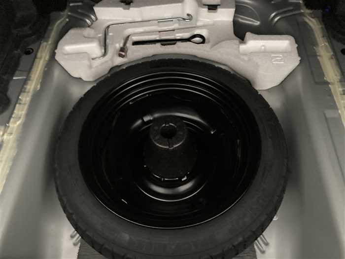 2019 Toyota Corolla Axio DAA-NKE165 (UW-69d9fa0ccf950)[12]