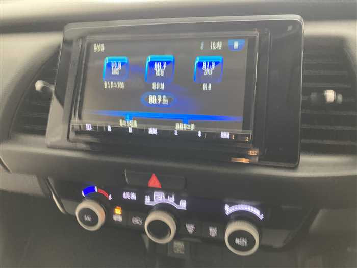 2022 Honda Fit 6BA-GR1 (UW-69d9fa0d5bf71)[18]