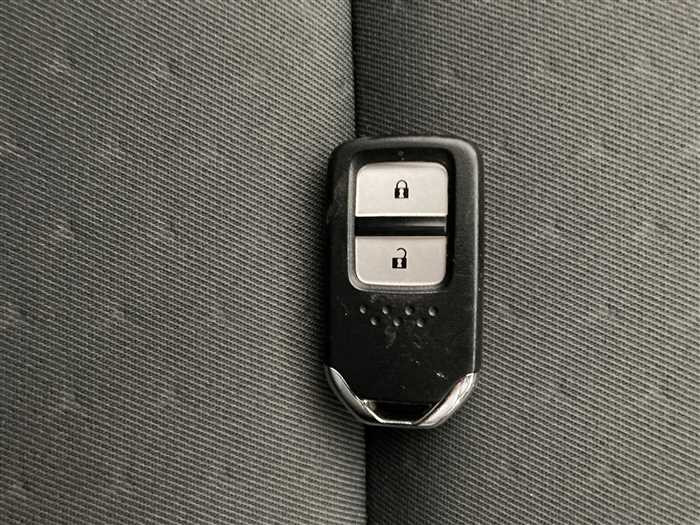 2022 Honda Fit 6BA-GR1 (UW-69d9fa0d5bf71)[20]