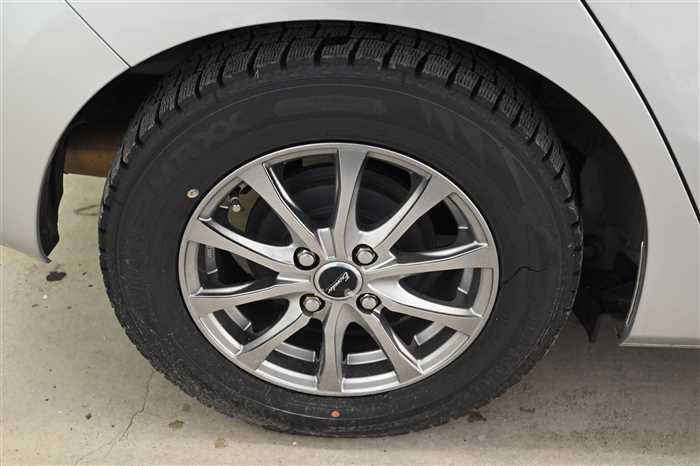 2015 Honda Fit DBA-GK3 (UW-69d9fa0e556de)[5]