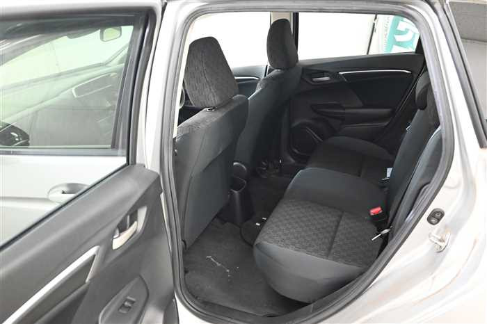 2015 Honda Fit DBA-GK3 (UW-69d9fa0e556de)[10]