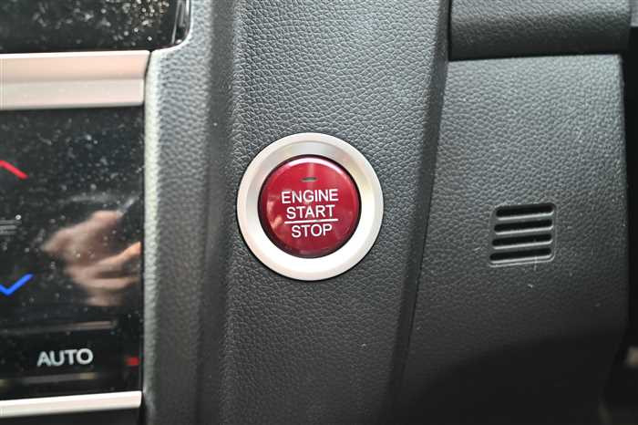 2015 Honda Fit DBA-GK3 (UW-69d9fa0e556de)[14]