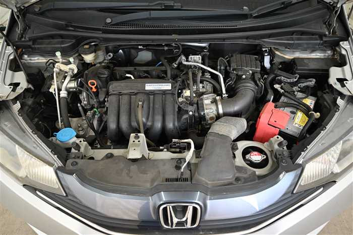 2015 Honda Fit DBA-GK3 (UW-69d9fa0e556de)[21]