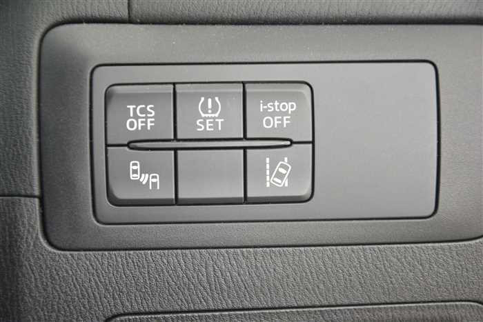 2016 Mazda CX-5 DBA-KEEFW (UW-69f5a9e5afc16)[14]