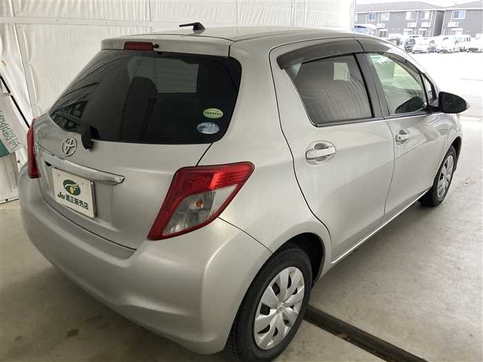 2013 Toyota Vitz DBA-NSP130 (UW-69d9fa0fd94e5)[1]