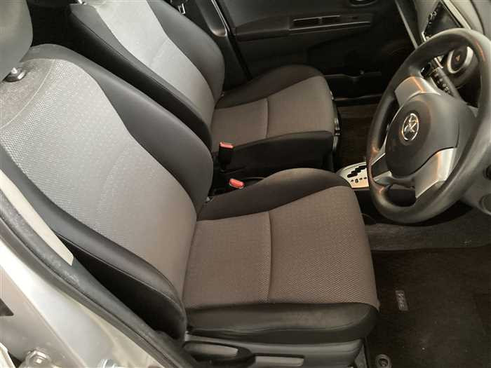 2013 Toyota Vitz DBA-NSP130 (UW-69d9fa0fd94e5)[9]