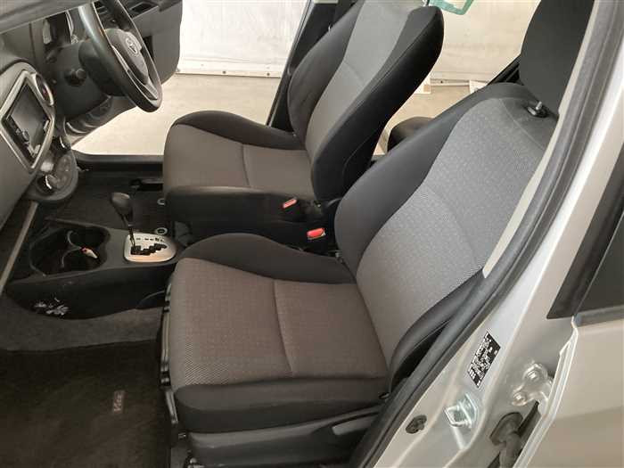 2013 Toyota Vitz DBA-NSP130 (UW-69d9fa0fd94e5)[13]