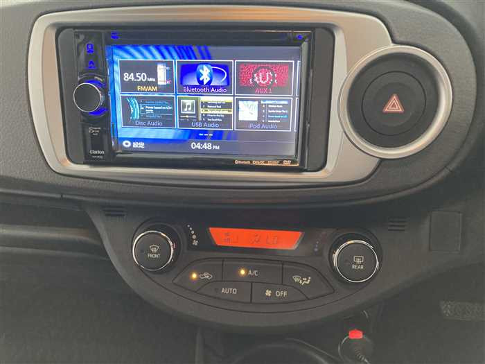 2013 Toyota Vitz DBA-NSP130 (UW-69d9fa0fd94e5)[17]