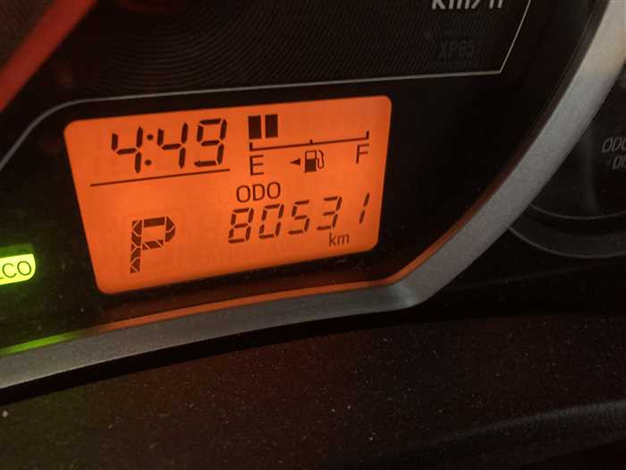 2013 Toyota Vitz DBA-NSP130 (UW-69d9fa0fd94e5)[22]