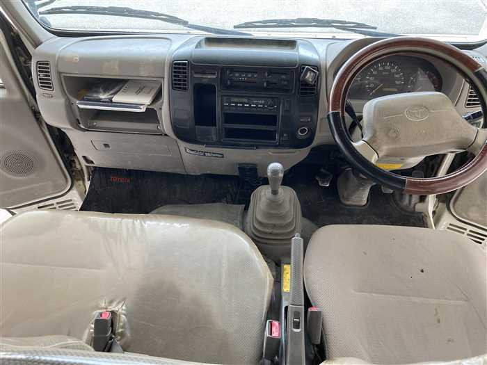 2011 Toyota Dyna LDF-KDY231 (UW-69d9fa1085778)[16]