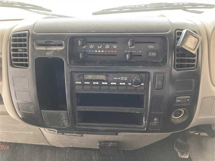 2011 Toyota Dyna LDF-KDY231 (UW-69d9fa1085778)[18]