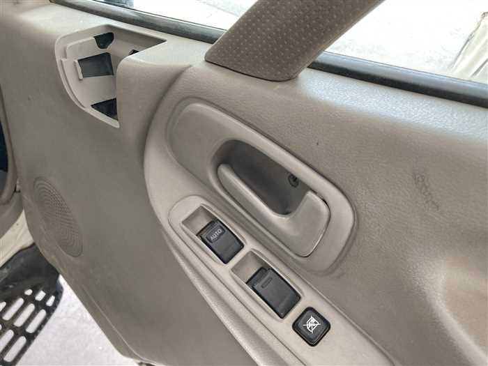 2011 Toyota Dyna LDF-KDY231 (UW-69d9fa1085778)[20]