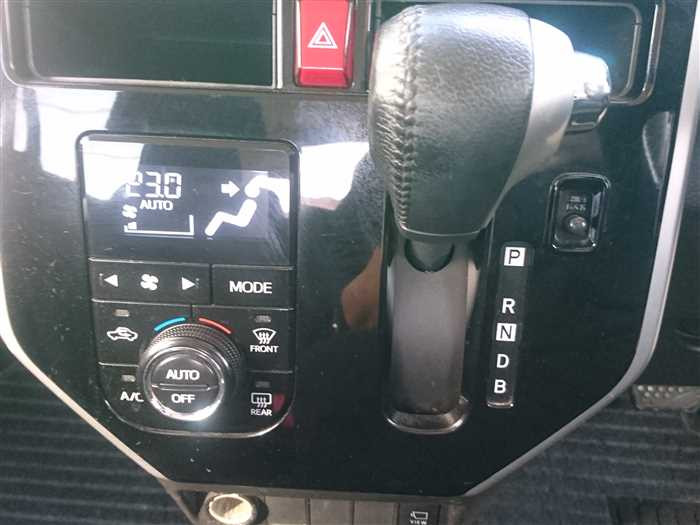 2017 Daihatsu Daihatsu Others M900S (UW-69d9fa13efc63)[21]