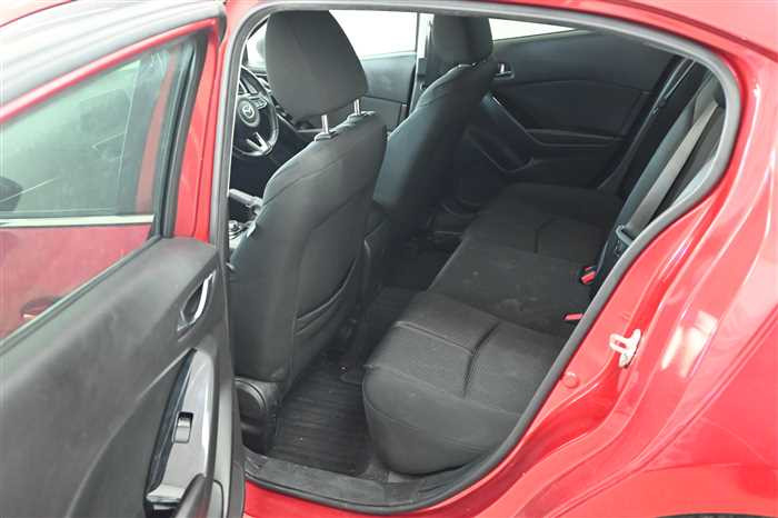 2018 Mazda Axela dba-BM5FS (UW-69f5a9eb20483)[11]