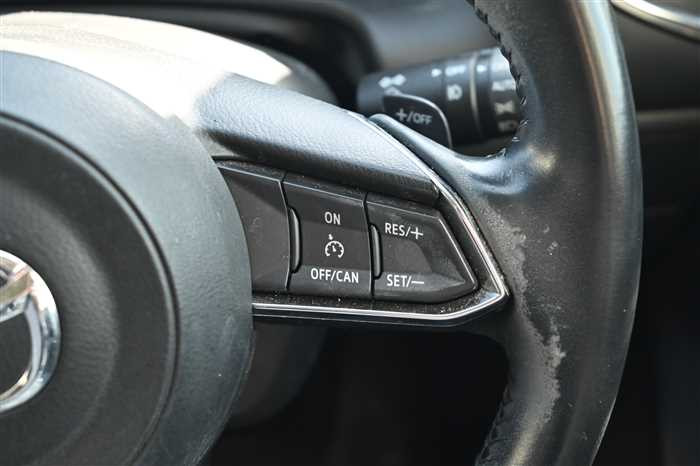 2018 Mazda Axela dba-BM5FS (UW-69f5a9eb20483)[21]