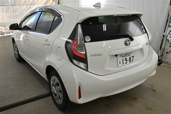 2021 Toyota Aqua 6AA-NHP10 (UW-69d9fa15a5c90)[3]