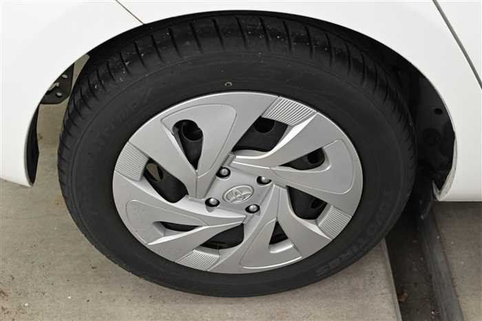 2021 Toyota Aqua 6AA-NHP10 (UW-69d9fa15a5c90)[5]