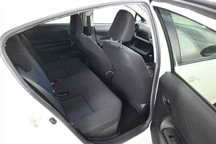 2021 Toyota Aqua 6AA-NHP10 (UW-69d9fa15a5c90)[7]