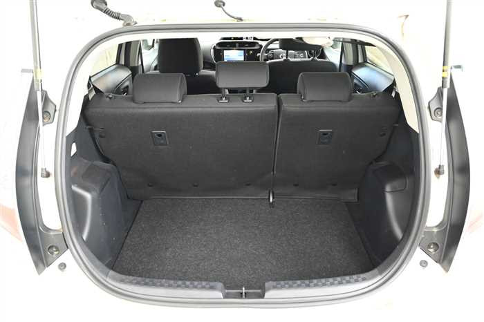 2021 Toyota Aqua 6AA-NHP10 (UW-69d9fa15a5c90)[9]